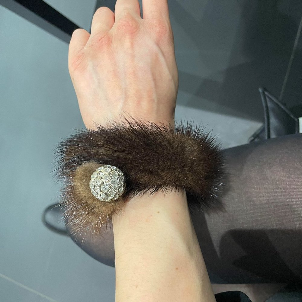 Fur Cuff - Picture 2 of 2